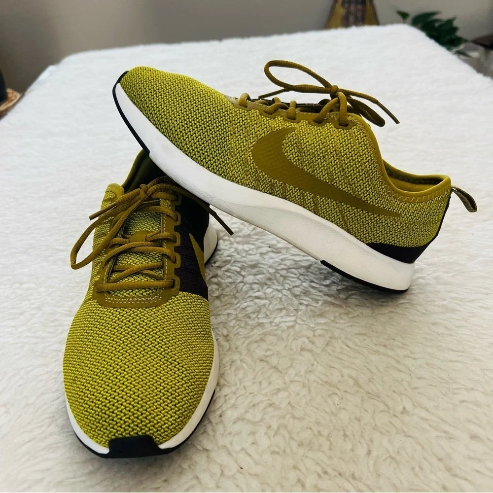 Nike Dual tone Racer Unisex Sneakers Shoes W 7 M 5.5 EU 38